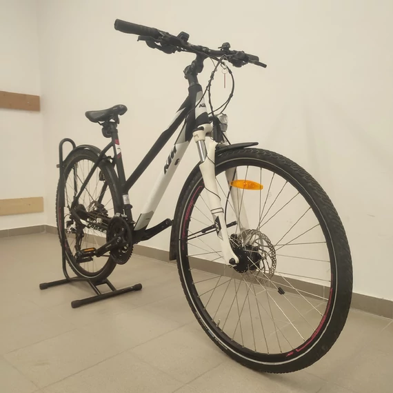 KTM Avenza Cross Street