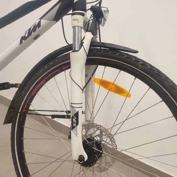 KTM Avenza Cross Street